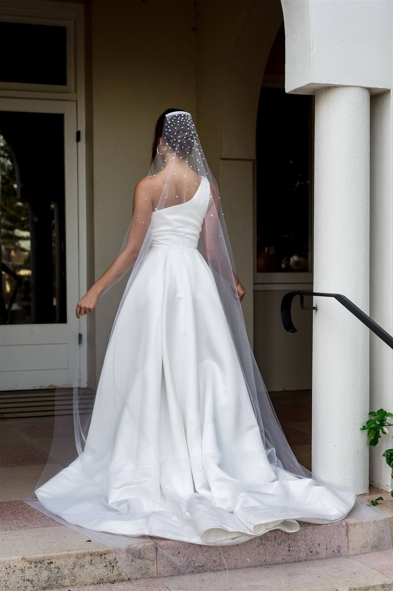 Charlize Veil