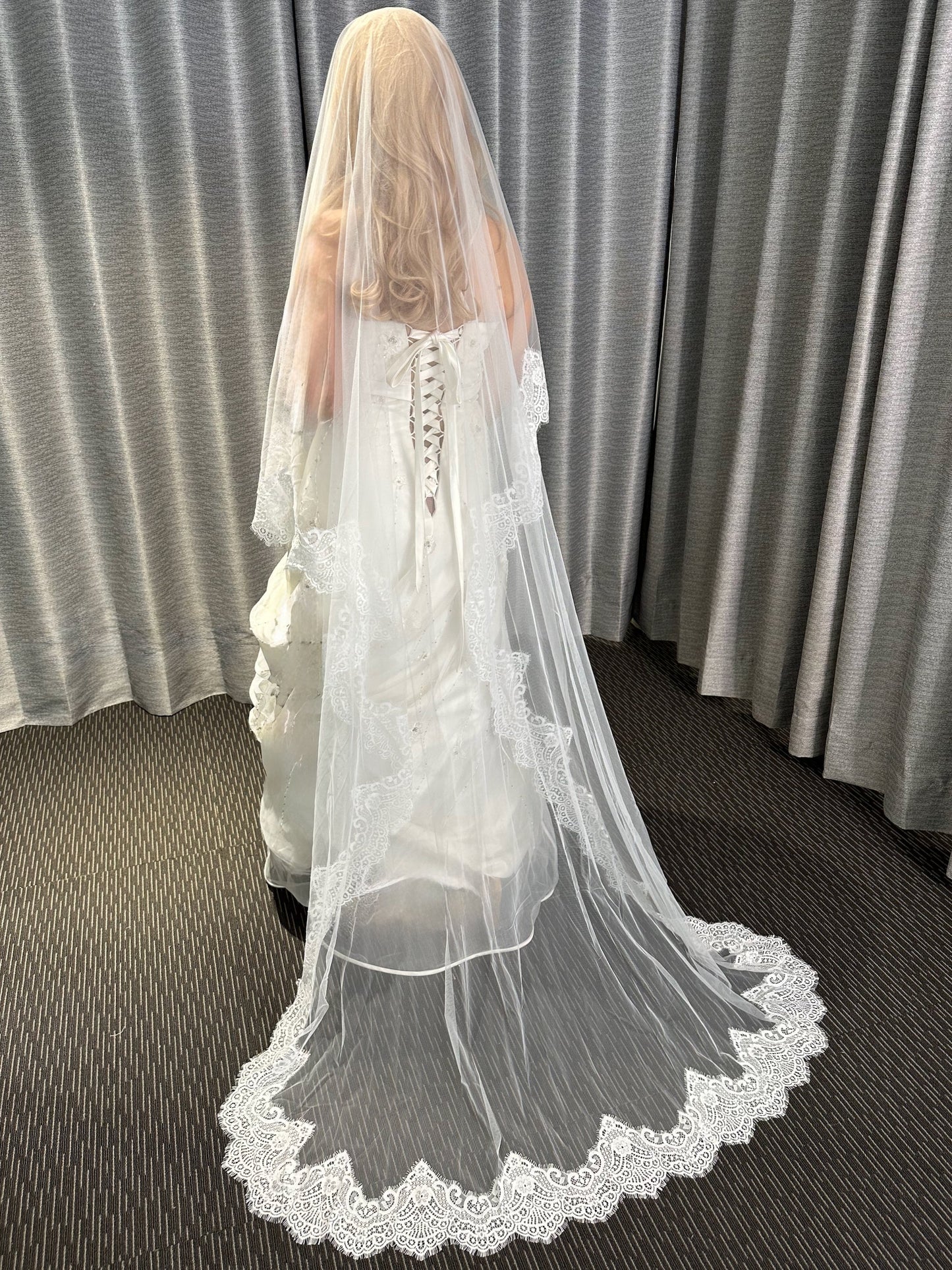 Aramis Mantilla Veil