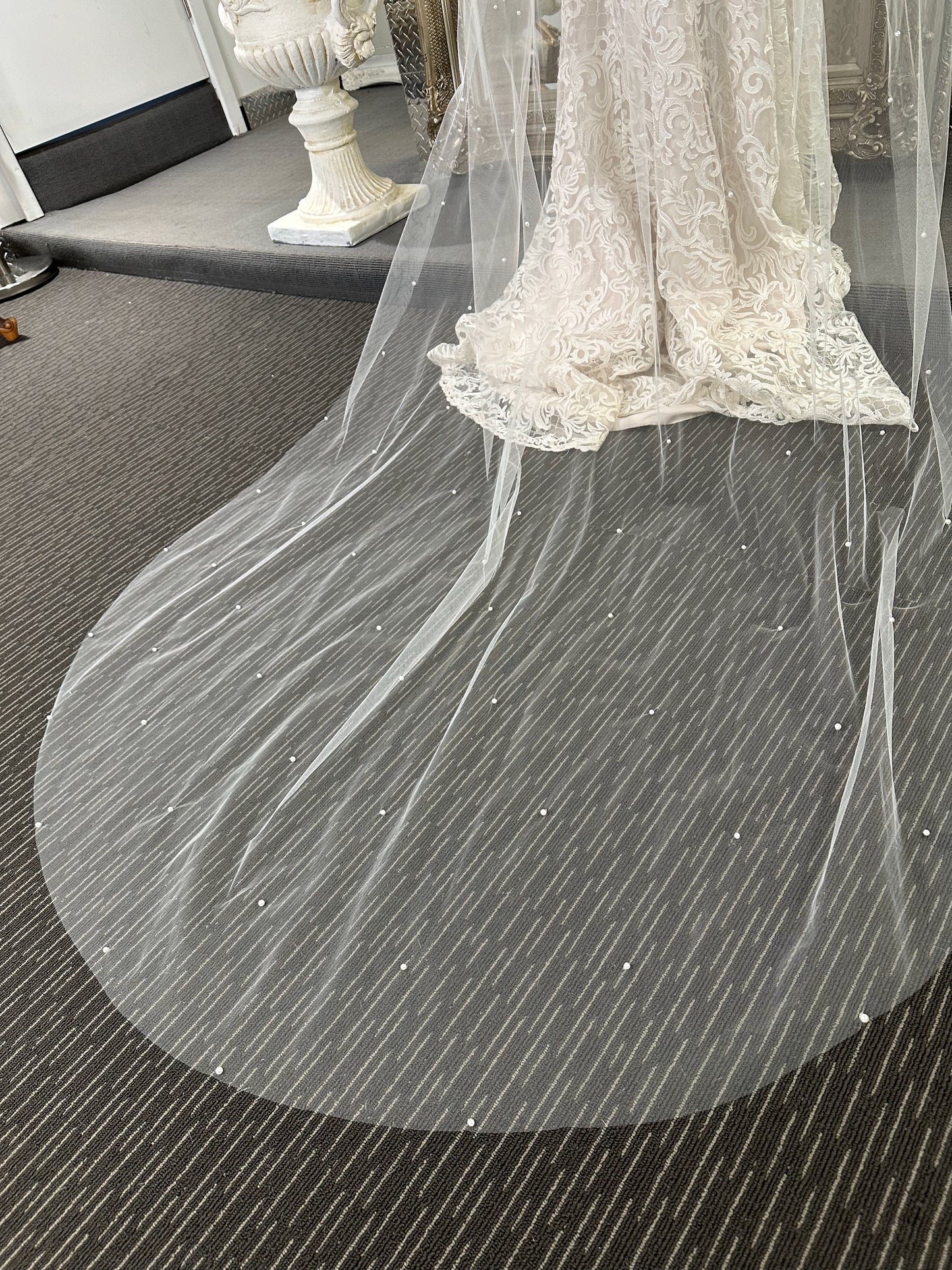 Lola Veil