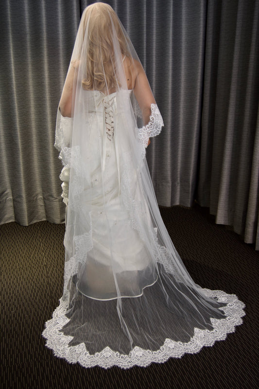 Aramis Mantilla Veil
